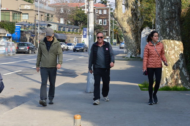 GEÇTİĞİMİZ NİSAN AYINDA OĞULU NEJAT KAYA'YI KUCAĞINA ALAN ESRA ECZACIBAŞI'NIN FİT GÖRÜNTÜSÜ DİKKAT ÇEKTİ.