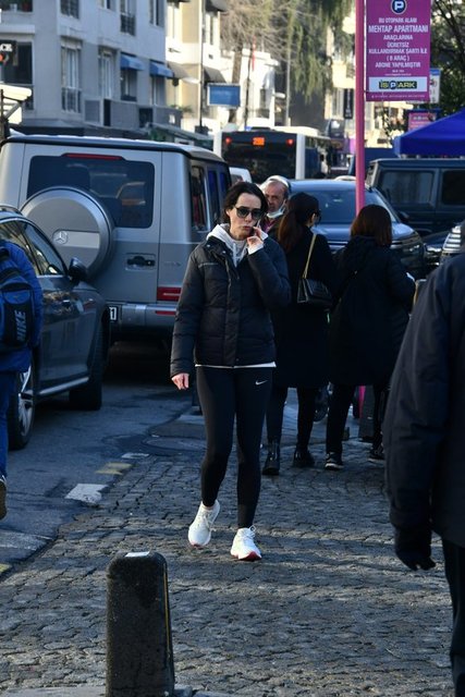 İŞ İNSANI SAFFET ULUISOY'UN EŞİ ÖZLEM ULUSOY BEBEK'TE SPOR YAPTI.