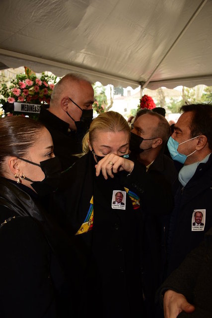 PERVİN ERSOY TÖRENDE GÖZ YAŞLARINI TUTAMADI.