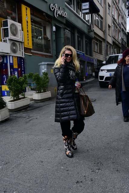 HANDE SEZER PEKCAN