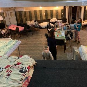Lviv şehir tiyatrosu göçmenler için yatakhaneye çevrildi