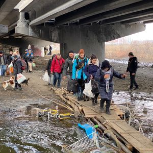 Ukrayna'dan acı görüntüler! İrpin'den kaçış sürüyor!