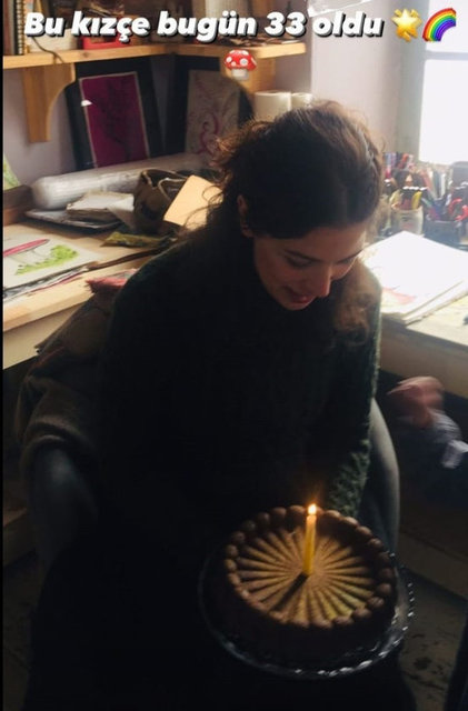 EMİNE BOYNER 33. YAŞINI DOSTLARIYLA BİRLİKTE AYVALIK'TA KUTLADI.