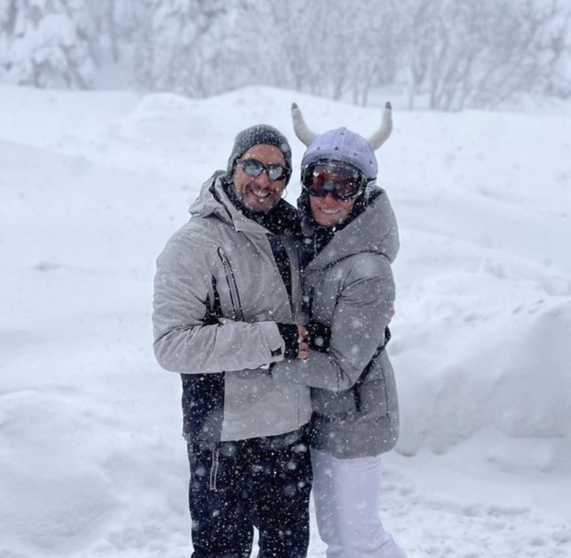 ALİCAN ULUSOY VE SEVGİLİSİ HANDE SUBAŞI ULUDAĞ'DA TATİLE ÇIKTI.