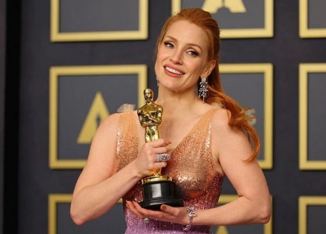 EN İYİ KADIN OYUNCU ÖDÜLÜNÜ JESSICA CHASTAIN KAZANDI. -  