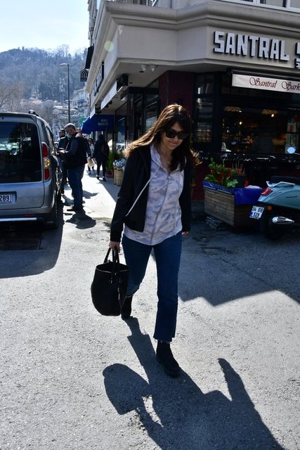 ESRA CİVELEK