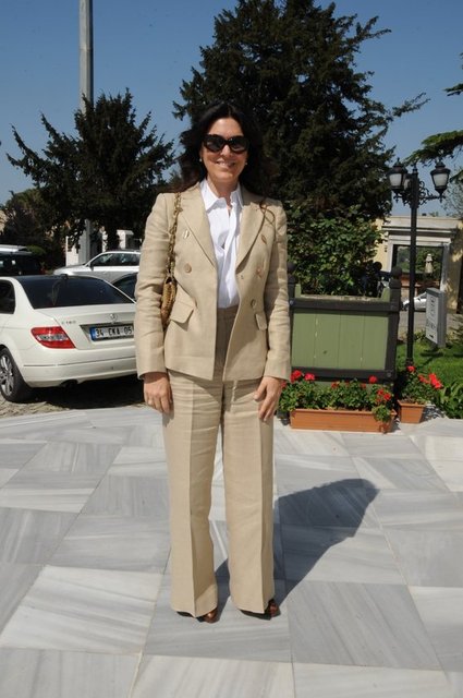 ESRA CİVELEK