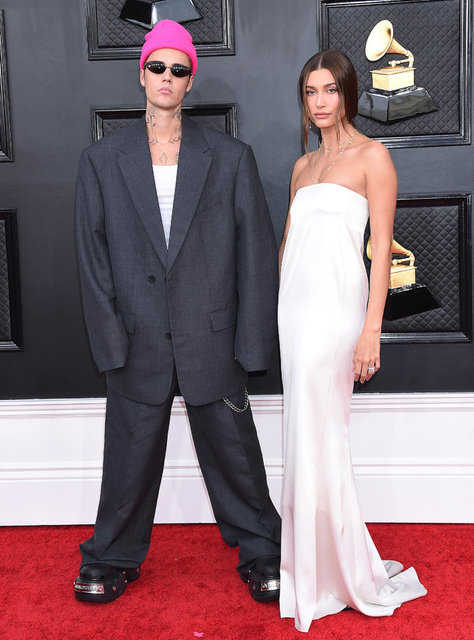 ÜNLÜ ŞARKICI JUSTIN BIEBER VE EŞİ HAILEY BIEBER GECEYE BİRLİKTE KATILDI.