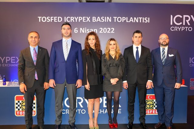 HAYRİ ÇAVUŞOĞLU, TOSFED BAŞKANI EREN ÜÇLERTOPRAĞI, TOSFED BAŞKAN VEKİLİ NİSA ERSOY VE EZGİ İÇER