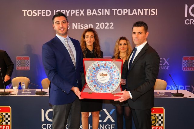 TOSFED BAŞKANI EREN ÜÇLERTOPRAĞI, TOSFED BAŞKAN VEKİLİ NİSA ERSOY VE EZGİ-GÖKALP İÇER