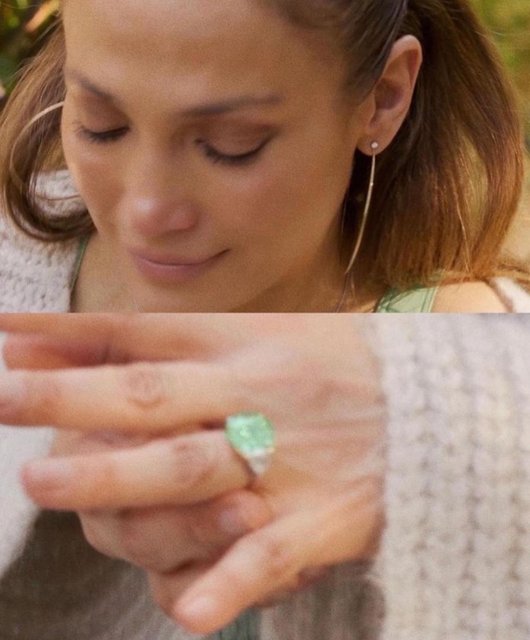 ÜNLÜ ŞARKICI JENNIFER LOPEZ OYUNCU BEN AFFLECK İLE NİŞANLANDIĞINI DUYURDU