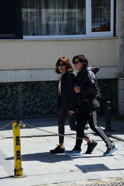 SERNUR ÇİFTÇİ YAKIN ARKADAŞI SELMA TÜRKEŞ İLE BİRLİKTE BEBEK'TEYDİ.