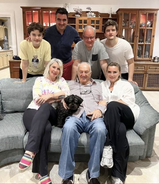 ESKİ FENERBAHÇE BAŞKANI ALİ ŞEN YENİ YAŞINI BODRUM'DA METİN-ASLI ŞEN, SUZAN ŞEN, NAİL YİĞİTTAŞ İLE BİR ARADA KUTLADI.