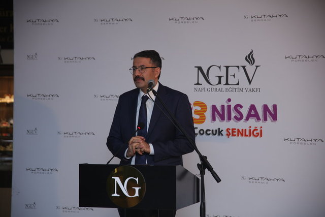 KÜTAHYA VALİSİ ALİ ÇELİK, ETKİNLİĞİN AÇILIŞ KONUŞMASINI YAPTI