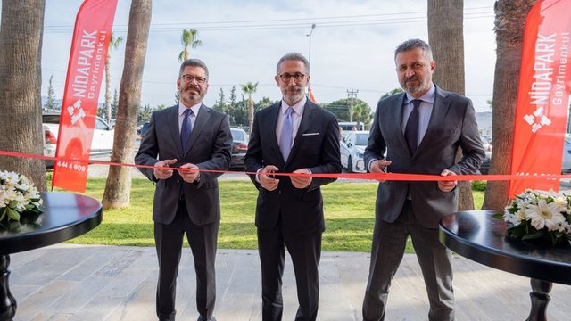 MUSTAFA ÇAKMAK, ÖZCAN TAHİNCİOĞLU, AYKUT CELEP BİRLİKTE OFİS AÇILIŞINI YAPTI