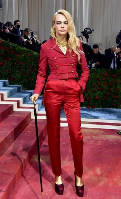 CARA DELEVINGNE