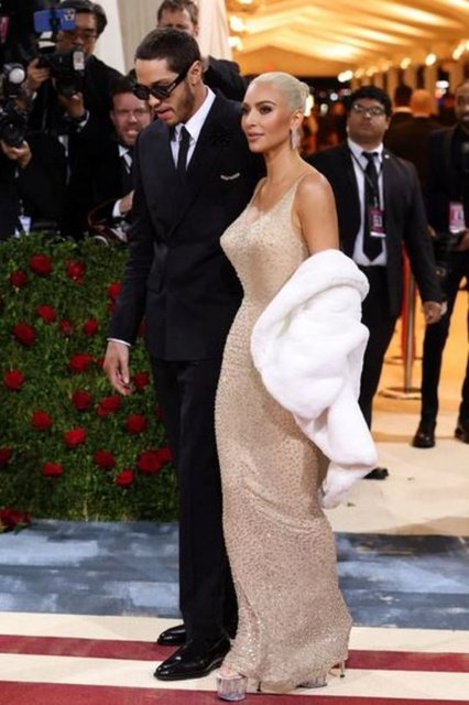KIM KARDASHIAN