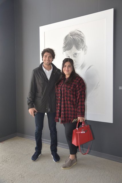MERT AYAYDIN VE İPEK ABDİK SANAT FUARINA BİRLİKTE GELDİ.