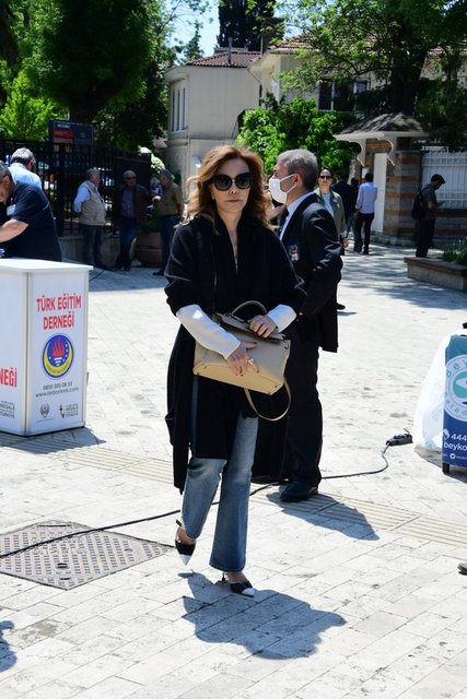 FERYAL GÜLMAN
