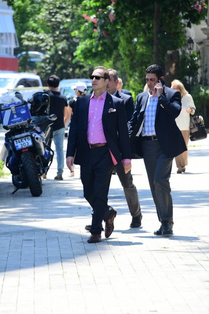 KOÇ HOLDİNG YÖNETİM KURULU BAŞKANI ÖMER KOÇ, CENAZE TÖRENİNE GELEN İSİMLER ARASINDAYDI.