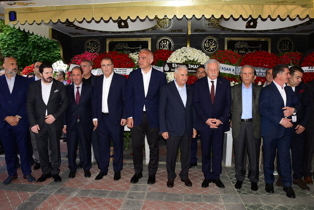 KÜLTÜR VE TURİZM BAKANI MEHMET NURİ ERSOY VE BİNALİ YILDIRIM CİNER YAYIN HOLDİNG YÖNETİM KURULU BAŞKANI KENAN TEKDAĞ'I ACILI GÜNÜNDE YALNIZ BIRAKMADI.