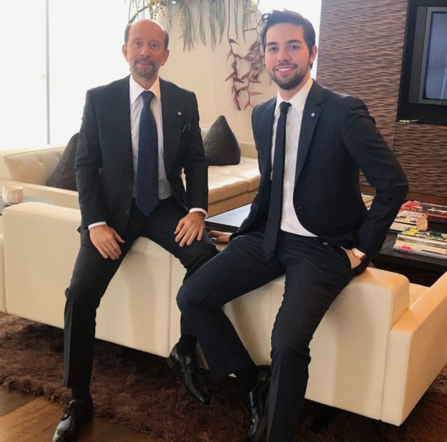 ABDİ İBRAHİM YÖNETİM KURULU BAŞKANI NEZİH BARUT OĞLU İBRAHİM BARUT İLE BİRLİKTE OFİSLERİNDE...