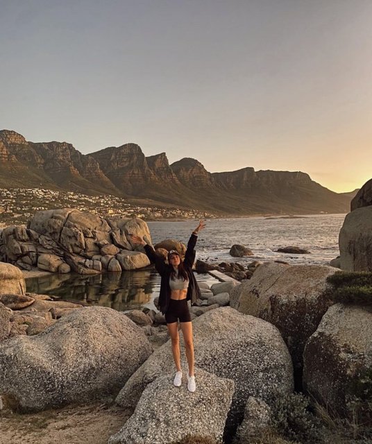 ASLIŞAH ALKOÇLAR DEMİRAĞ GEÇTİĞİMİZ AY AİLECE TATİLE ÇIKARAK CAPE TOWN'A GİTTİ.
