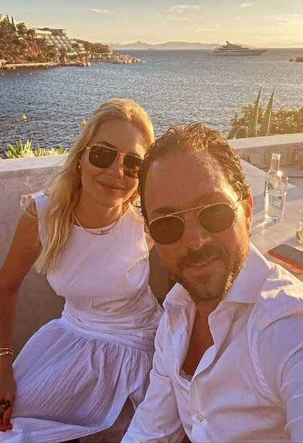 SANEM TEZMAN, DOĞUM GÜNÜNÜ EŞİ RALF TEZMAN'LA BİRLİKTE YUNANİSTAN'DA KUTLADI