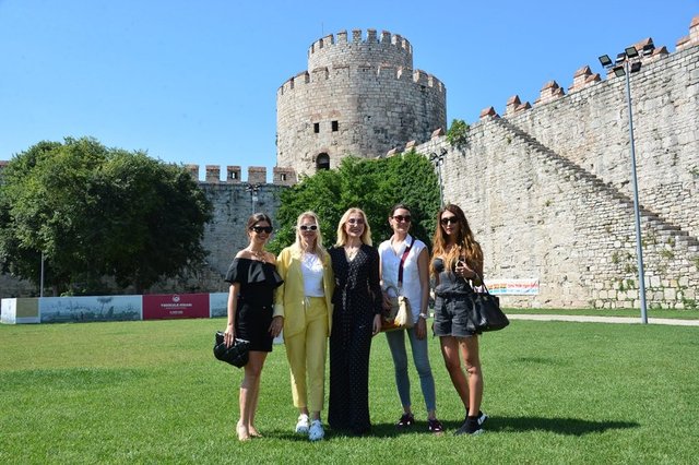 PERVİN ERSOY, NERGİS PEKUYSAL VE BİLGE KURU YEDİKULE HİSARI HAKKINDA İNCELEMELERDE BULUNUP BİLGİ ALDI.