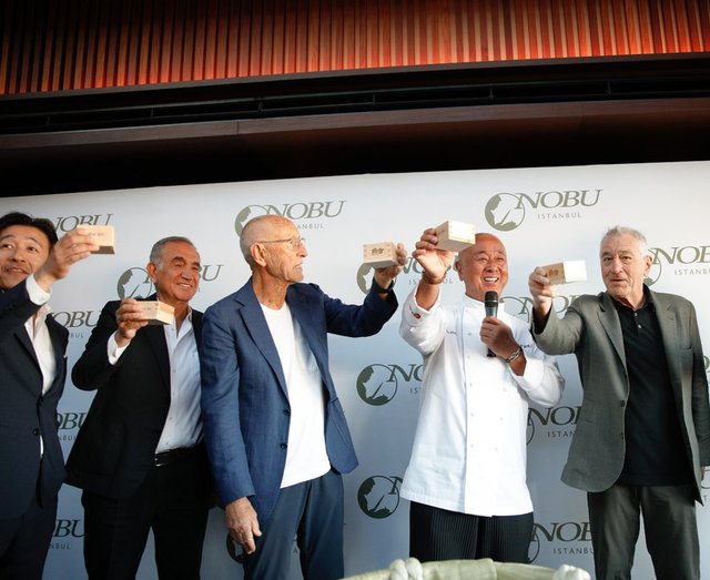 ROBERT DE NIRO ORTAĞI OLDUĞU RESTORAN AÇILIŞI  İÇİN İSTANBUL'A GELDİ.