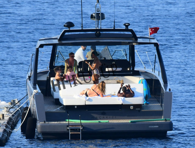 ÜNLÜ İNGİLİZ MODEL NAOMI CAMPBELL BODRUM'DA HT KULÜP OBJEKTİFİNE YAKALANDI.