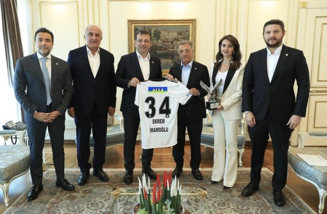 BEŞİKTAŞ SPOR KULÜBÜ BAŞKANI AHMET NUR ÇEBİ VE BÜYÜKŞEHİR BELEDİYE BAŞKANI EKREM İMAMOĞLU BİR ARAYA GELDİ.