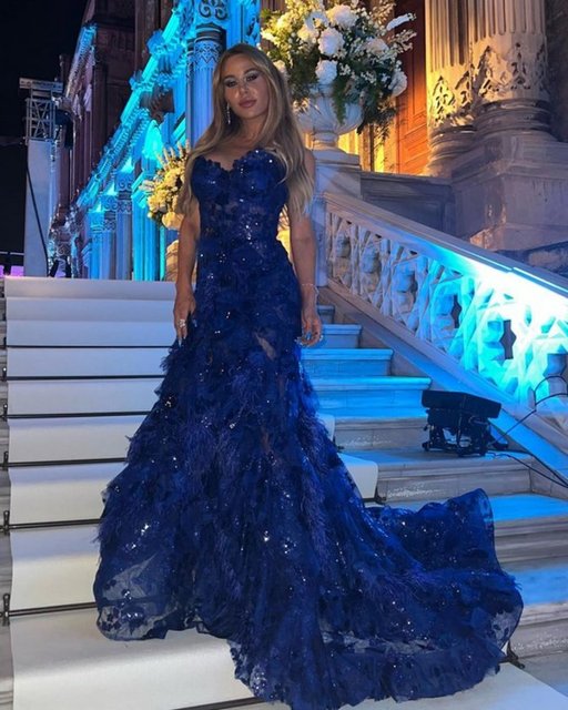 MERVE ÇETİNDOĞAN DA TACİROĞLU İMZALI TASARIM ELBİSESİYLE DÜĞÜNE DAMGA VURDU