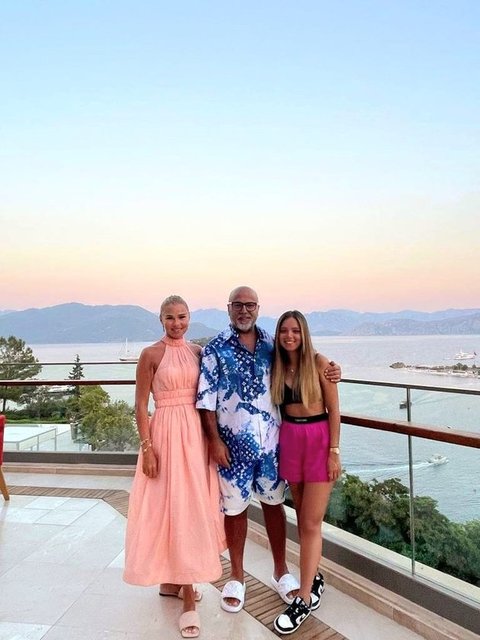 EMEL-NEJDET, YAĞMUR AYAYDIN