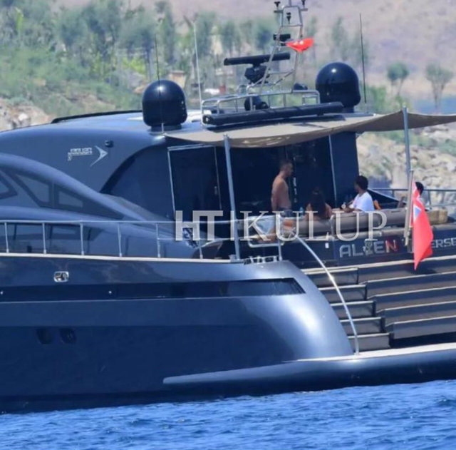 İŞ İNSANI HAKAN SABANCI'NIN 3 YILDIR KULLANDIĞI TEKNE DÜN BODRUM AÇIKLARINDA BATTI.