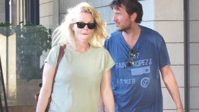 FRANSA'DA KAÇAK OLARAK YAŞAYAN CEM UZAN'IN ESKİ EŞİ ALARA KOÇİBEY, SEVGİLİSİ EREN MOROVA İLE ALIŞVERİŞE ÇIKTI