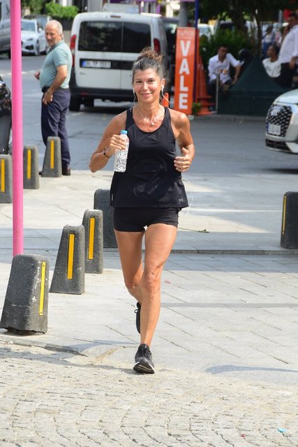 ZEYNEP ÜSTÜNEL