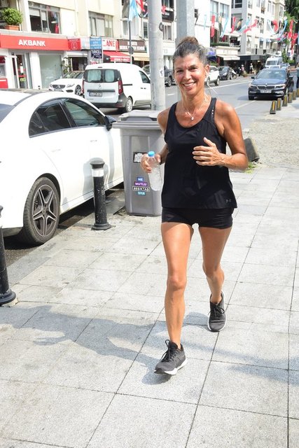 ZEYNEP ÜSTÜNEL