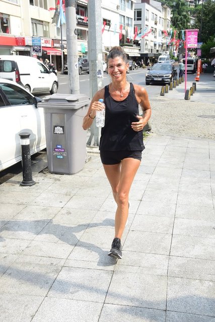 ZEYNEP ÜSTÜNEL