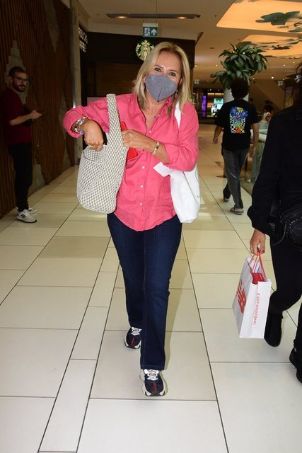 ZEYNEP ÜSTÜNEL