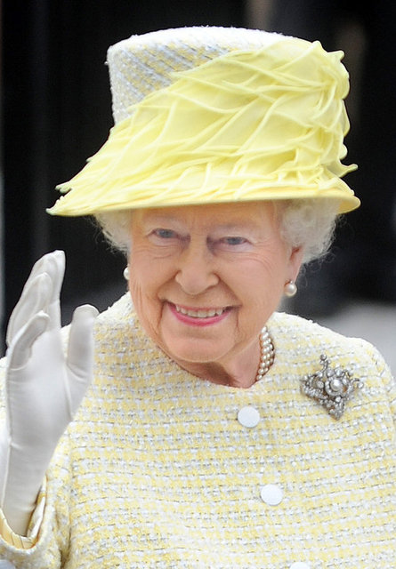 KRALİÇE ELIZABETH