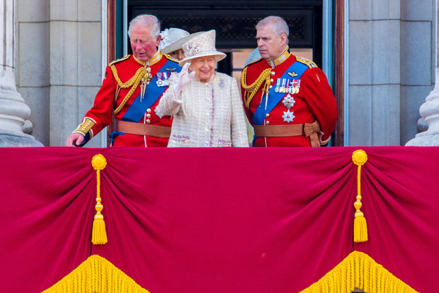 KRALİÇE ELIZABETH