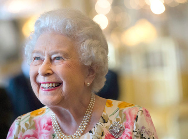 KRALİÇE ELIZABETH