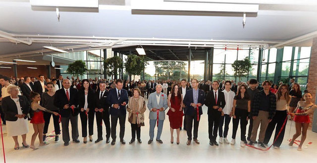 KOÇ HOLDİNG ONURSAL BAŞKANI RAHMİ KOÇ, İSTANBUL BÜYÜKŞEHİR BELEDİYE BAŞKANI EKREM İMAMOĞLU, SEMAHAT ARSEL, KOÇ HOLDİNG YÖNETİM KURULU BAŞKANI ÖMER KOÇ, KOÇ OKULU YÖNETİM KURULU BAŞKANI İPEK KIRAÇ