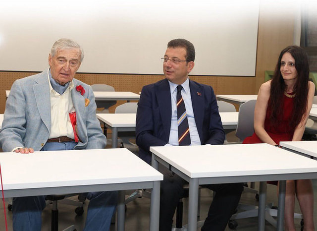 KOÇ HOLDİNG ONURSAL BAŞKANI RAHMİ KOÇ, İSTANBUL BÜYÜKŞEHİR BELEDİYE BAŞKANI EKREM İMAMOĞLU, KOÇ OKULU YÖNETİM KURULU BAŞKANI İPEK KIRAÇ
