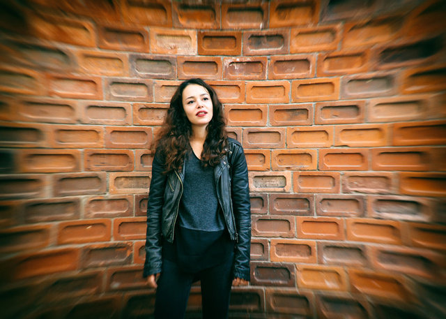 LARA KAMHİ