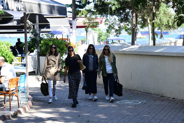 HÜLYA ELTEMUR, BURCU HANİF, ZEYNEP ÜSTÜNEL, BEGÜM KARAMAHMUTOĞLU