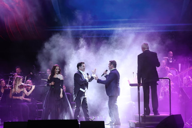 HAKAN ATEŞ, SERTAP ERENER, MARIO FRANGOULIS ÖZEL GECEDE DÜET YAPTILAR