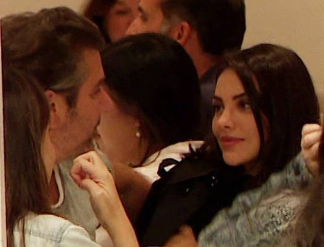 İZZET ANTEBİ, TUVANA TÜRKAY