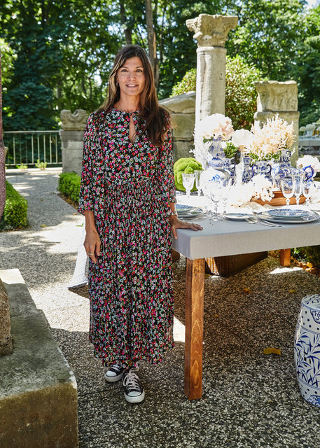 ZEYNEP ÜSTÜNEL